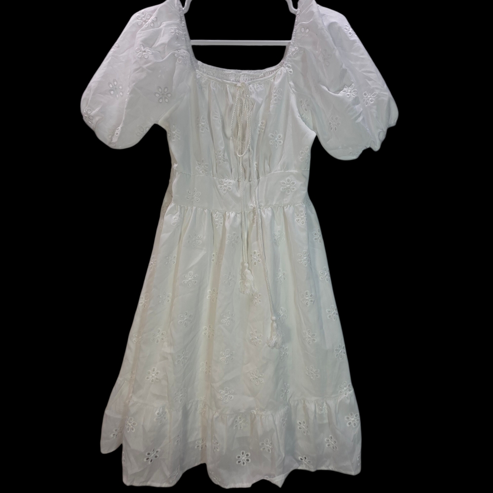 White Eyelet Womens Dress Size Medium - Picture 2 of 7